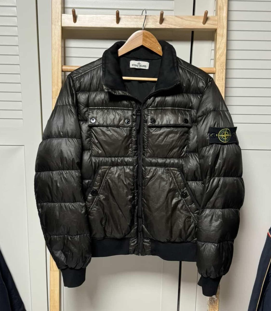 스톤아일랜드 가먼트다잉 딥카키x블랙 나일론 패딩 자켓 상품이미지3