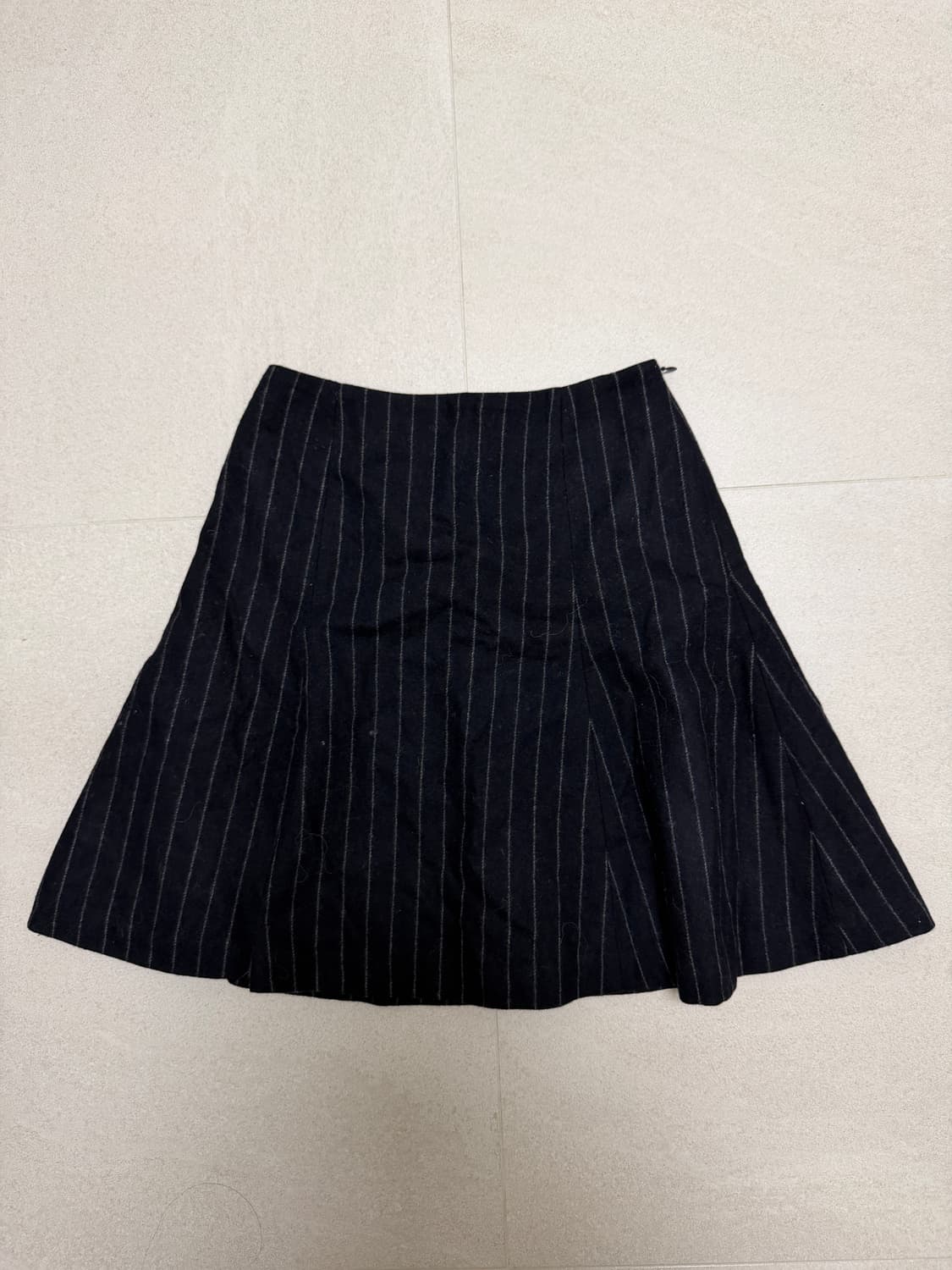 스트라이프 울 미디 스커트 상품이미지1