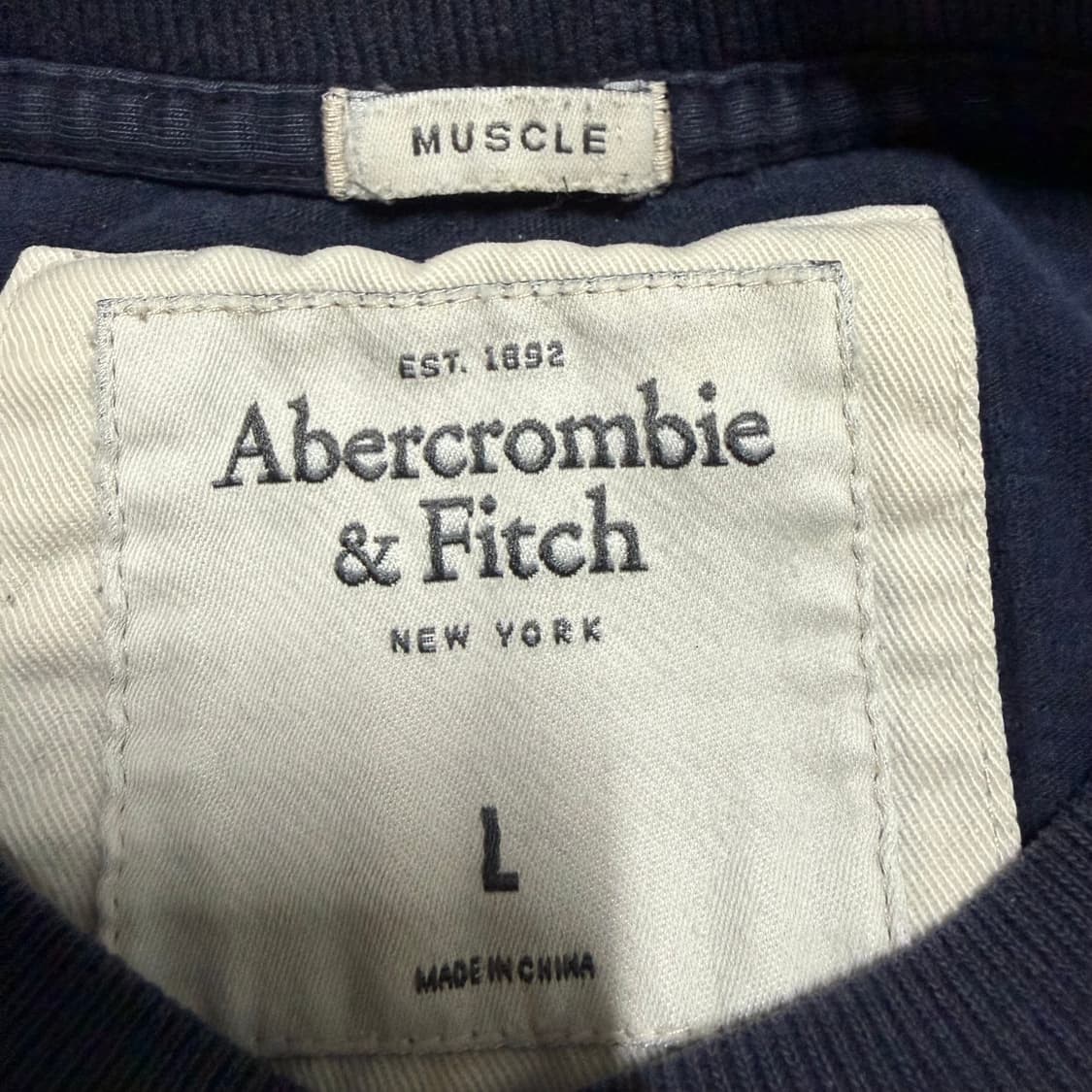 아베크롬비 네이비 반팔 티셔츠 L 상품이미지3