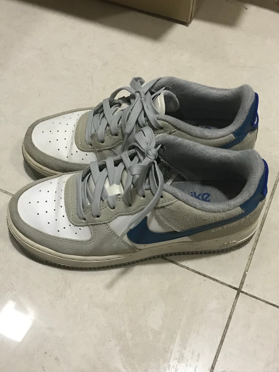 나이키 에어포스 1 '07 LV8 애슬레틱 클럽 라이트 스모크 그레이 상품이미지1