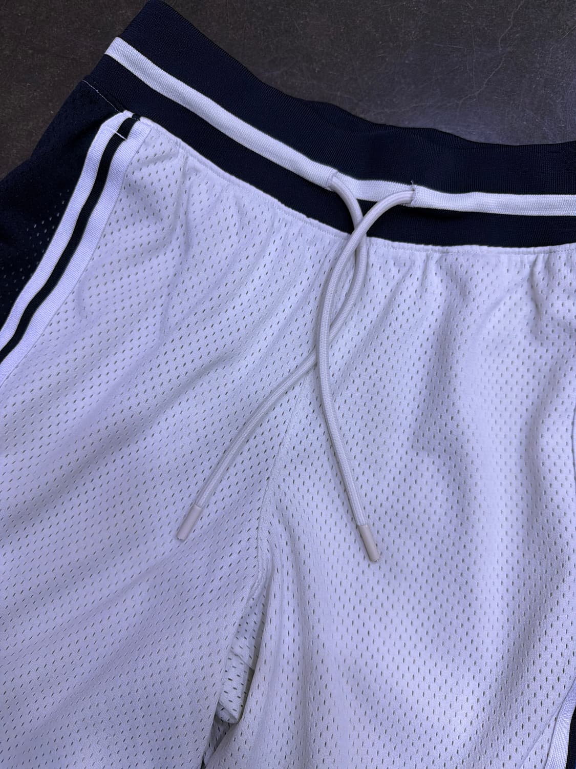 언더아머 메쉬 코트사이드 반바지 9인치 쇼츠 화이트 블랙 L 상품이미지6