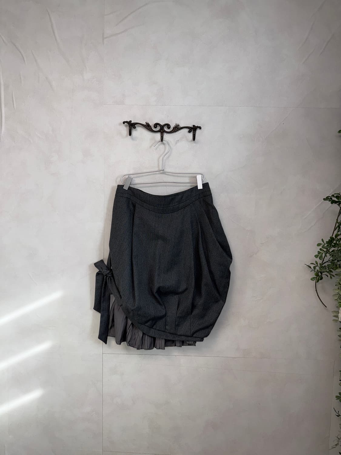 Gray unbalanced ribbon pleats balloon sk 상품이미지1