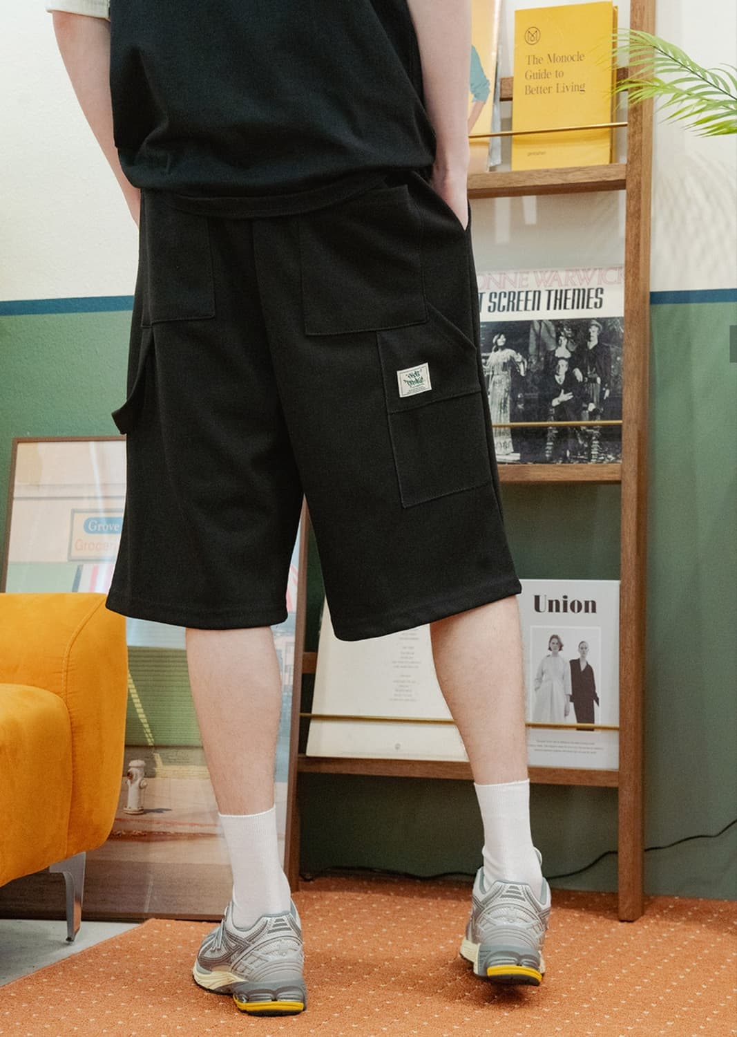 고스트리퍼블릭 핀턱 카펜터 버뮤다 스웨트 하프팬츠 블랙 (M) 상품이미지1