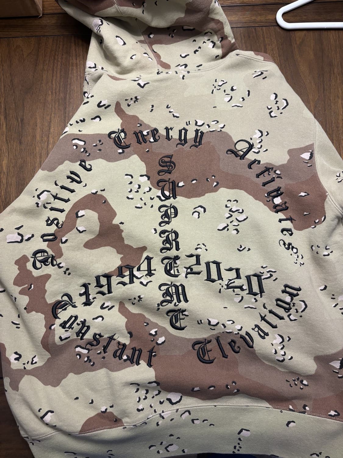 20FW 슈프림 피스 후드티 초콜릿 칩 카모 상품이미지4