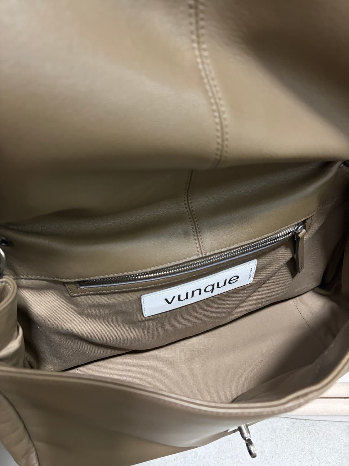 분크 퍼펙 톡 어바웃 잇 플랩 숄더 L 브라운 판매 상품이미지6