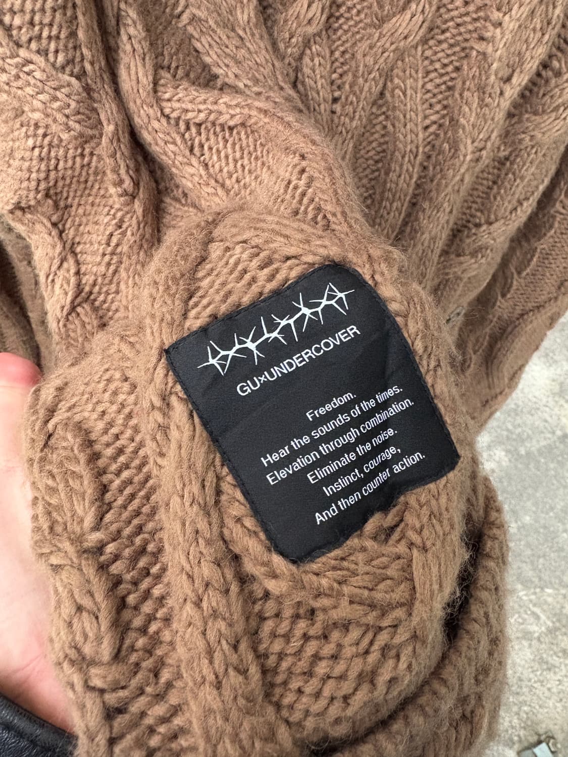 언더커버 x 지유 오버핏 니트 상품이미지6