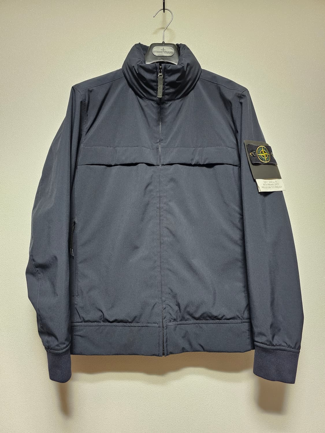 스톤아일랜드 소프트쉘 프리마로프트 자켓 상품이미지1