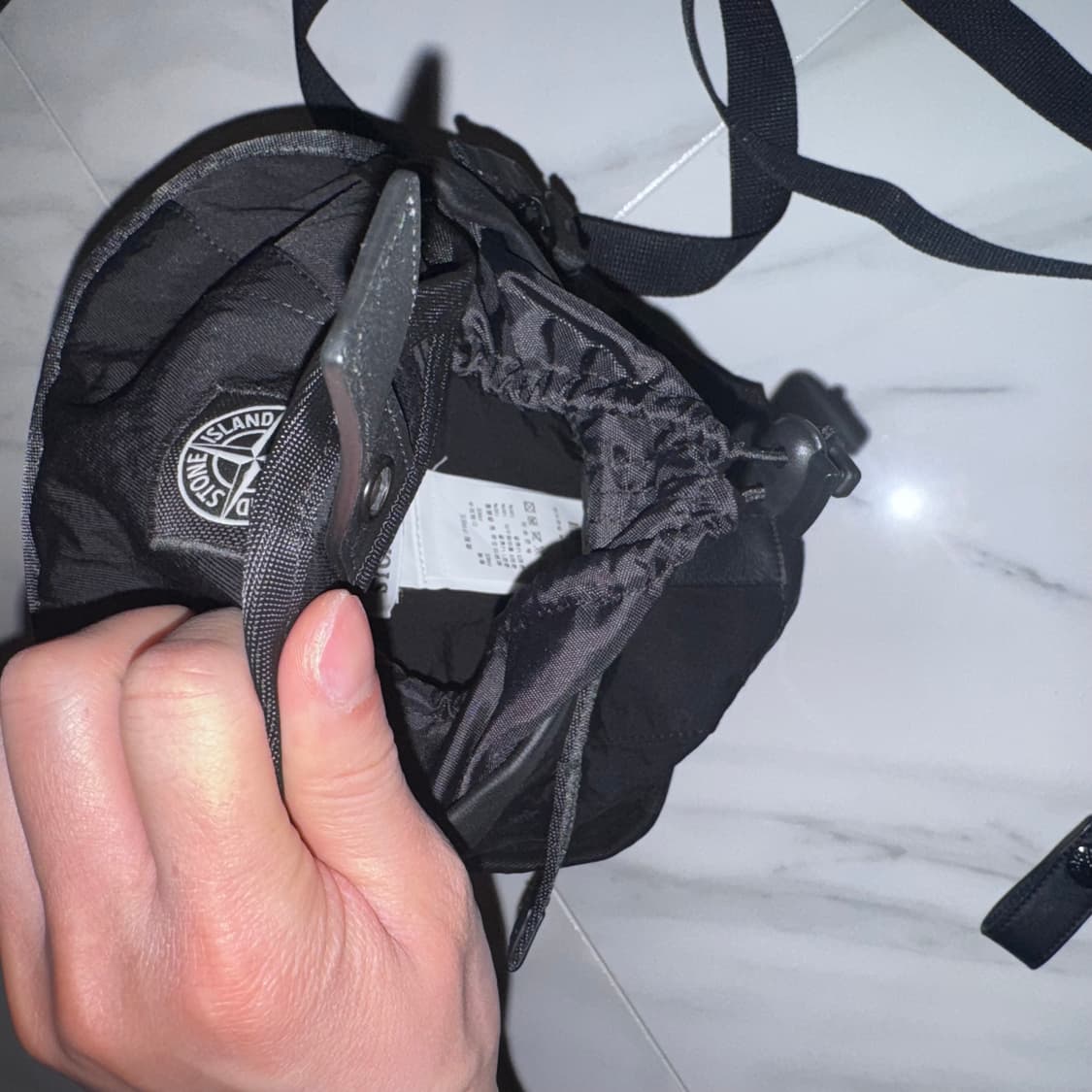 스톤 아일랜드 아플리케 크로스 벨트백 (블랙) 상품이미지4