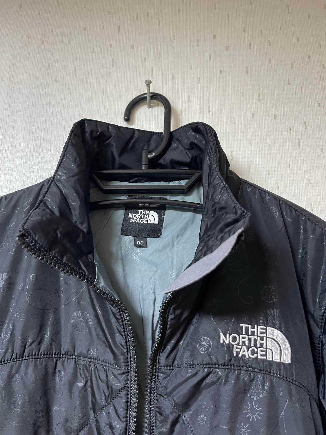 노스페이스 정품 여성용 내피용 패딩자켓 페이즐리패턴 90 상품이미지4