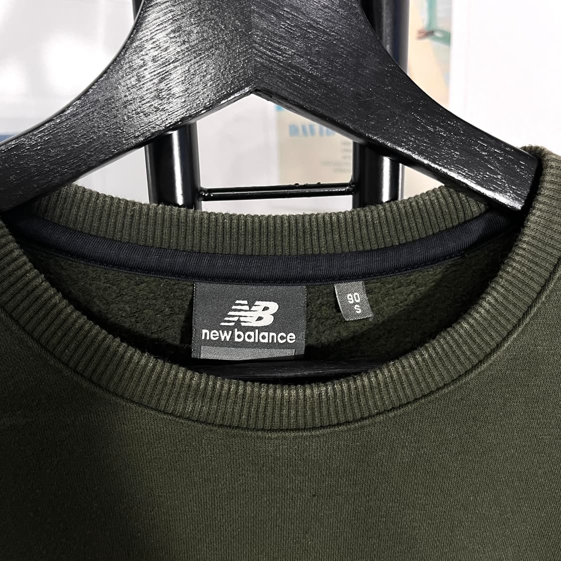 뉴발란스 카모프린팅 로고 맨투맼 상품이미지4