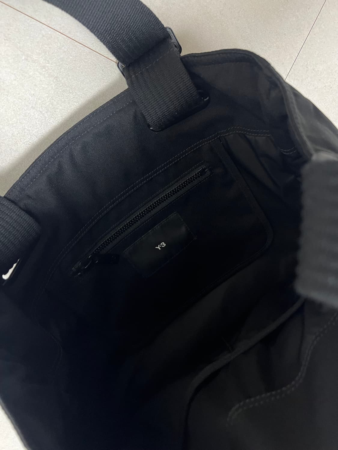 Y-3 블랙 토트백 상품이미지4