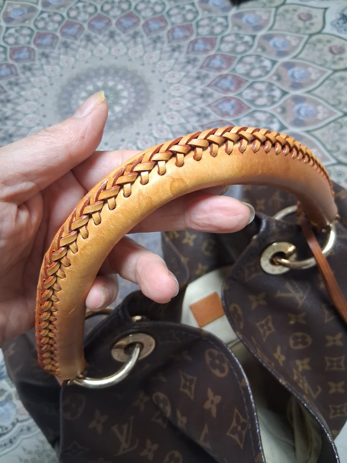 루이비통앗치숄더백 상품이미지6