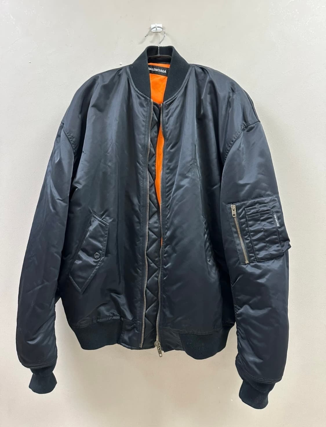 명품 점퍼 발렌시아가 MA-1 봄버 자켓 블랙 48 남자패딩 점퍼 상품이미지1