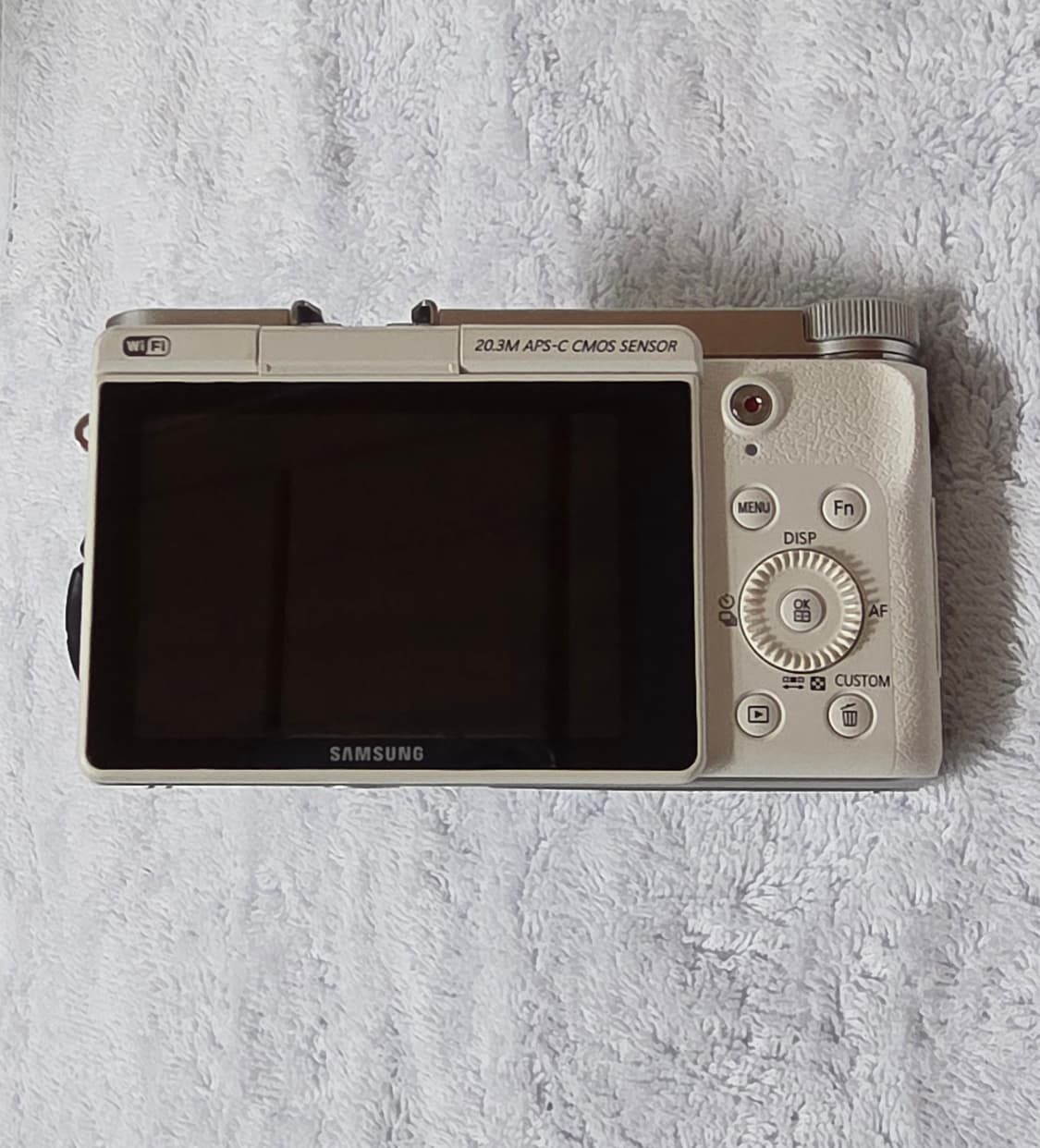 삼성 NX3000 미러리스 카메라와 16-50mm 렌즈 팝니다. 상품이미지6