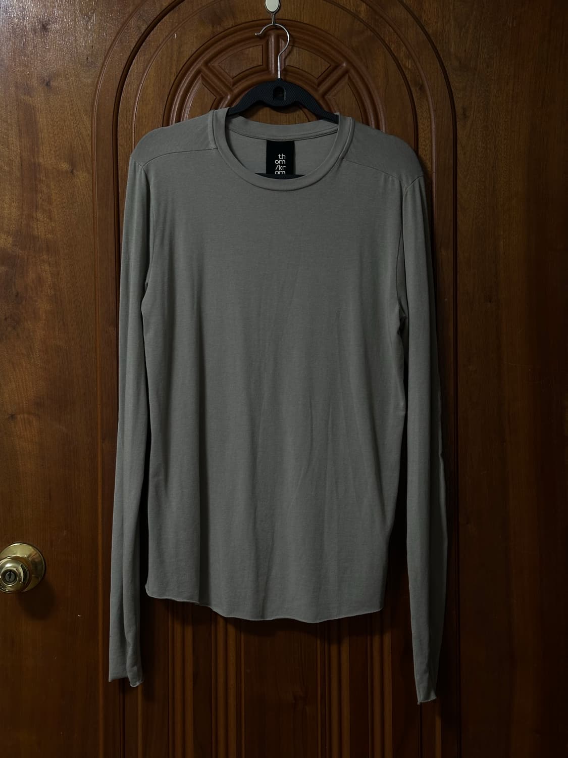 톰크롬 데드엔드 스티치 핑거홀 롱 슬리브 상품이미지1