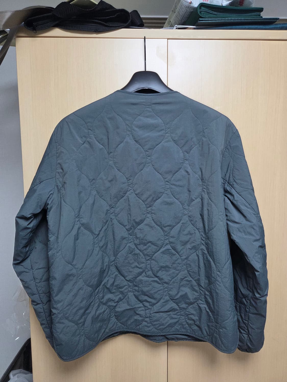 커버낫 웨이브 퀄팅 자켓 차콜그레이
 M 상품이미지3