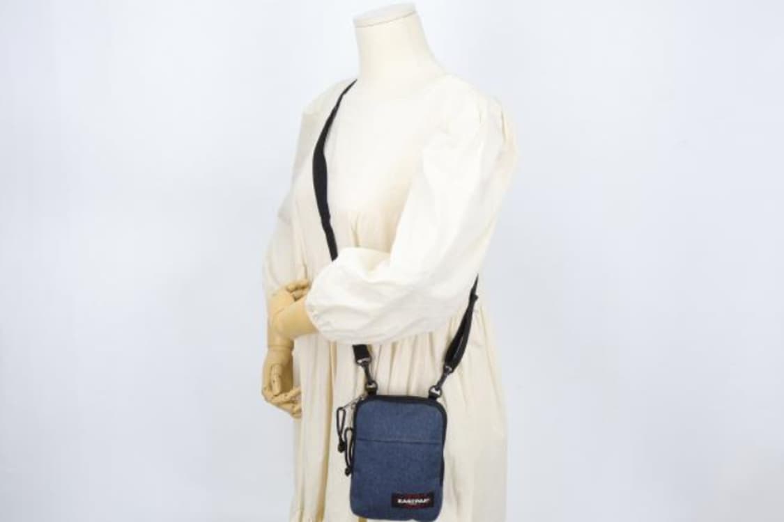 이스트팩 크로스백 상품이미지10