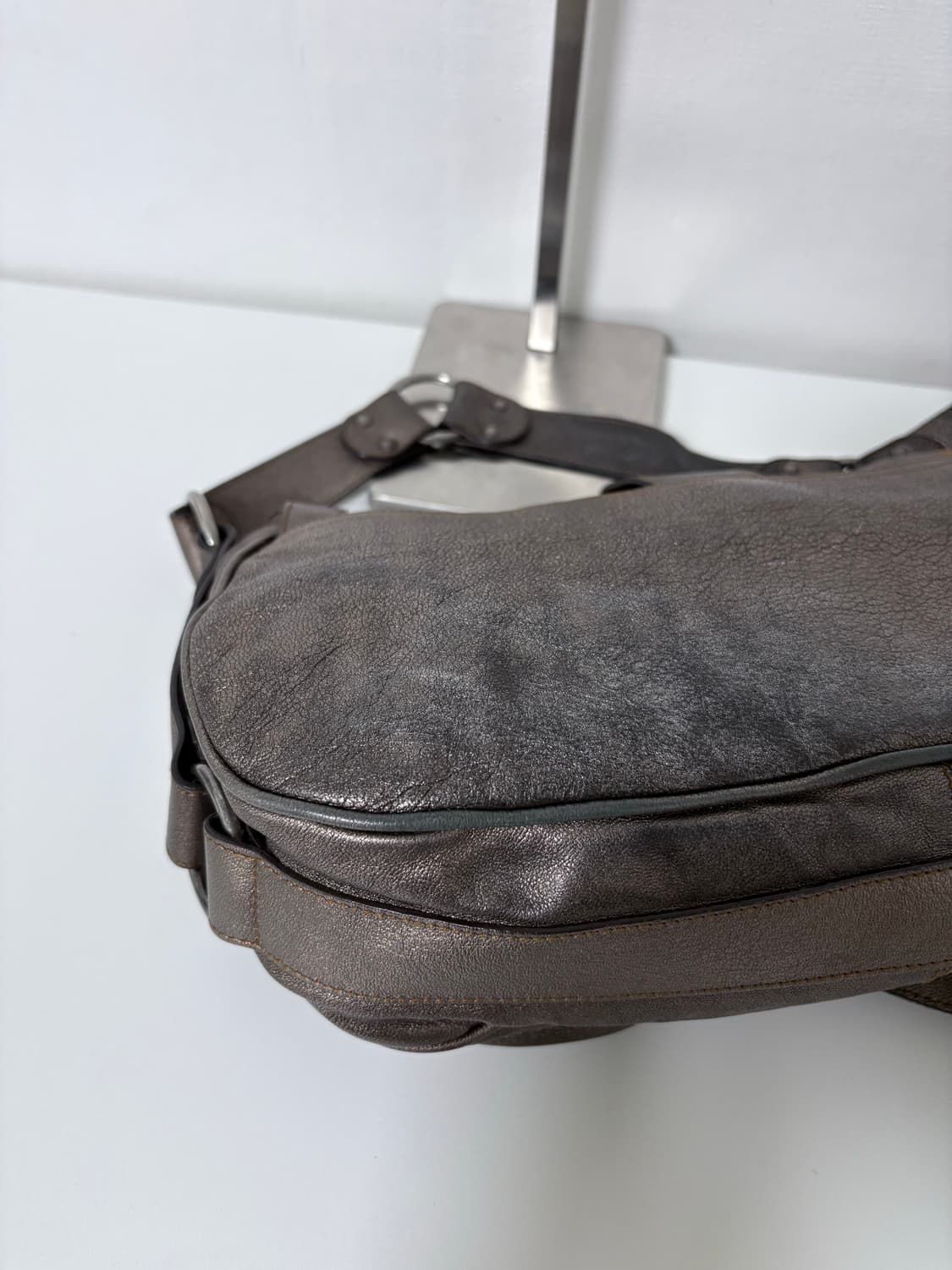 디올 가우초 메탈릭브라운 크로스백 상품이미지7