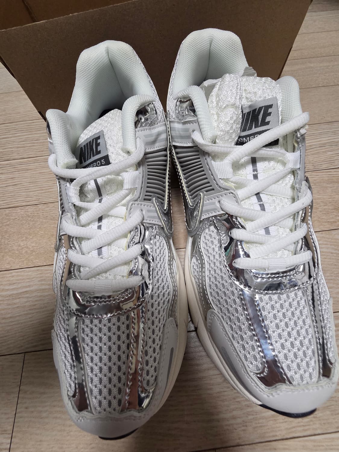 나이키 보메로 5 상품이미지1