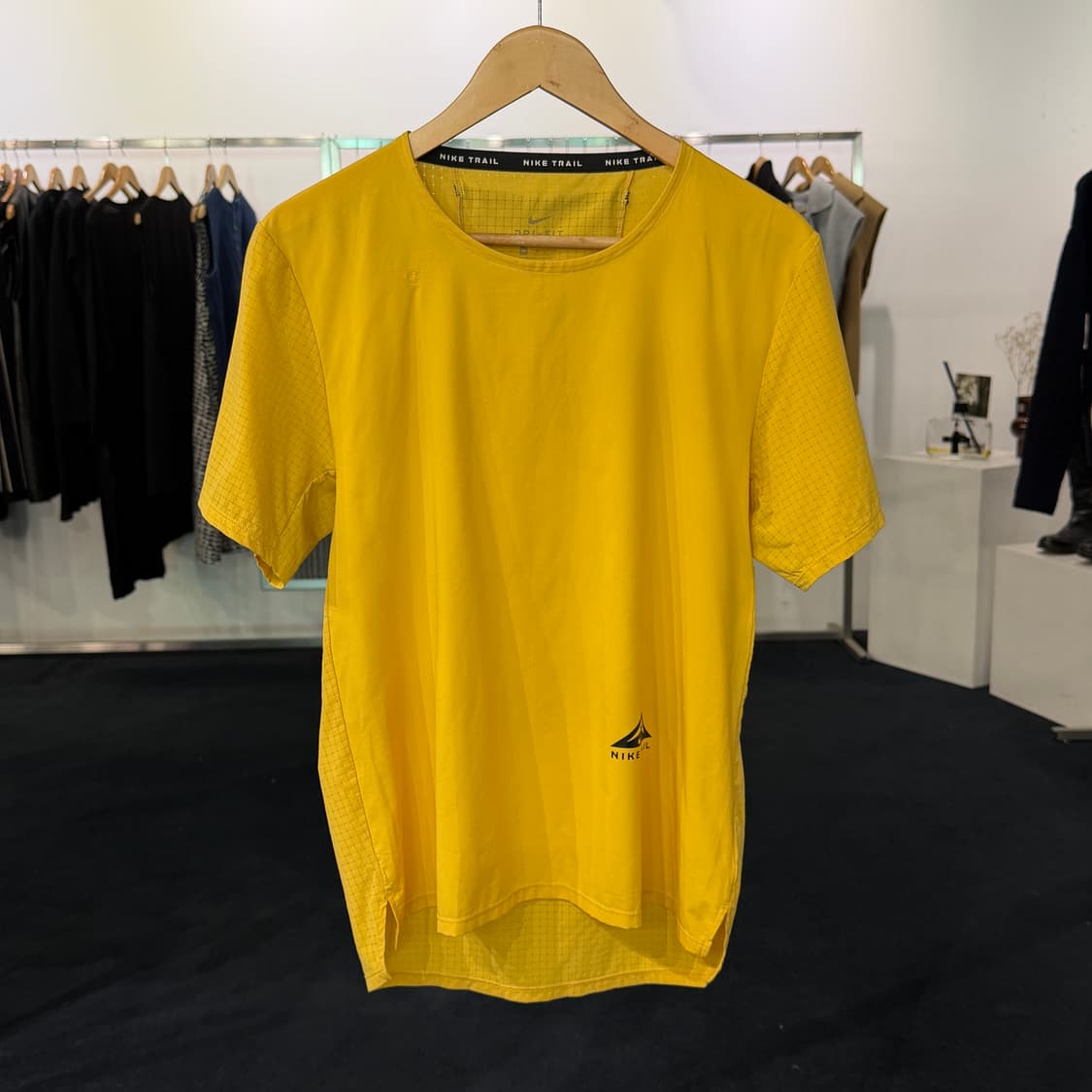 [M] 나이키 드라이핏 트레일 라이즈 러닝 반팔티 상품이미지1