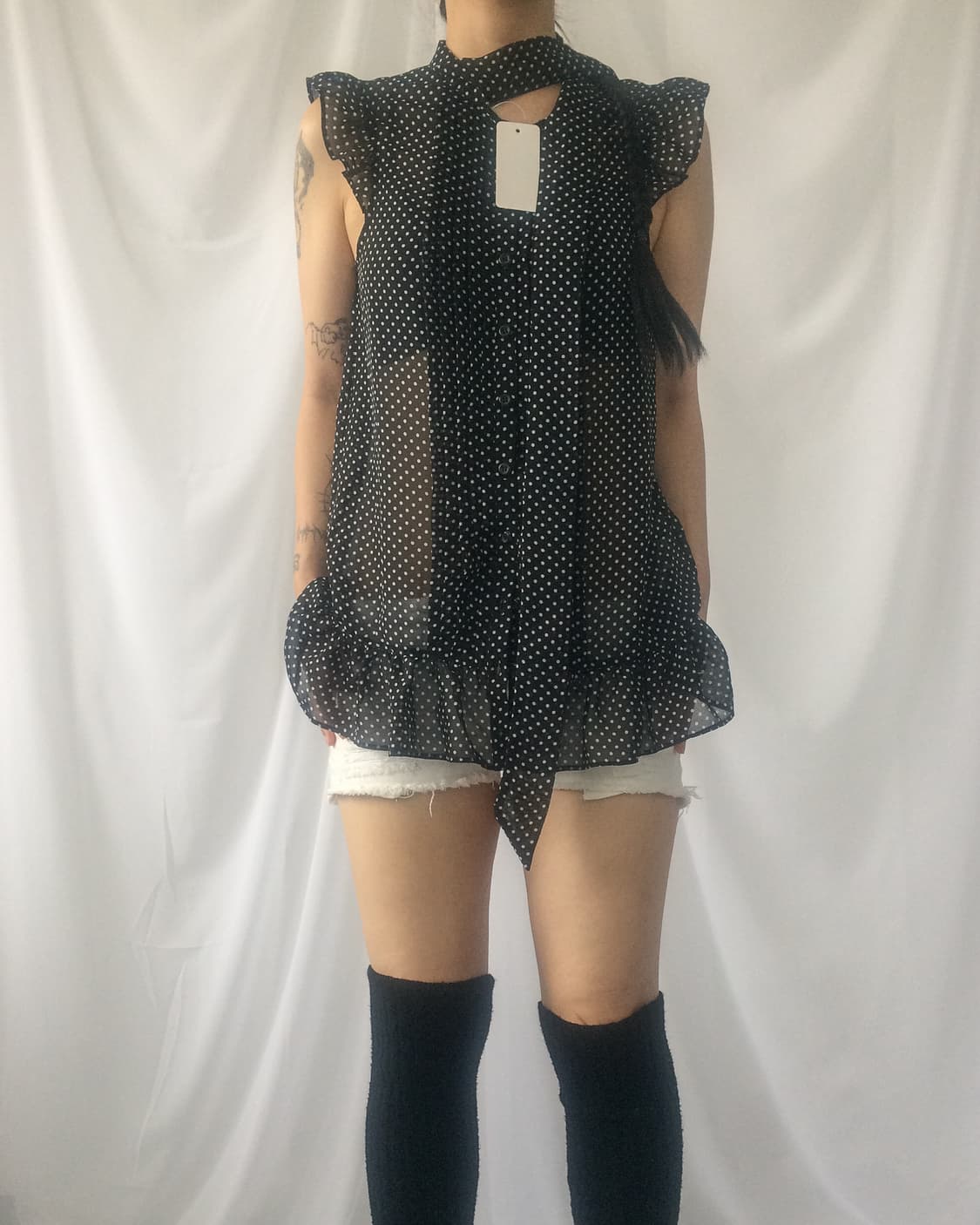 Dot pattern tied blouse 상품이미지1
