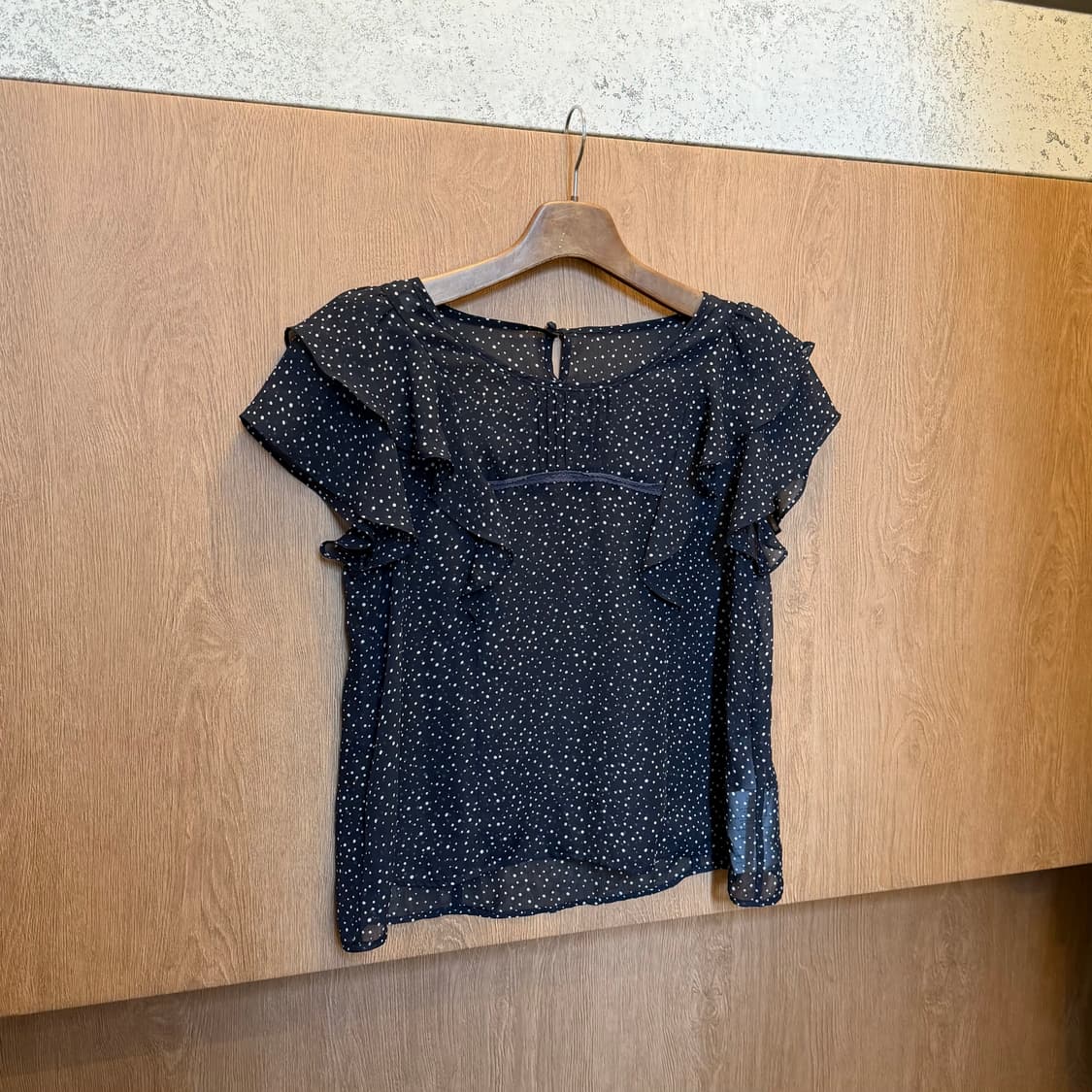 빈티지 도트 블라우스 프릴 소매 시스루 디테일 루즈핏 네이비 상품이미지5