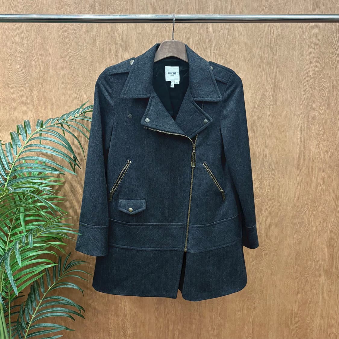 모스키노 진스 울 블렌드 클래식 모토 자켓 사선 지퍼 견장 디테일 블랙 상품이미지1