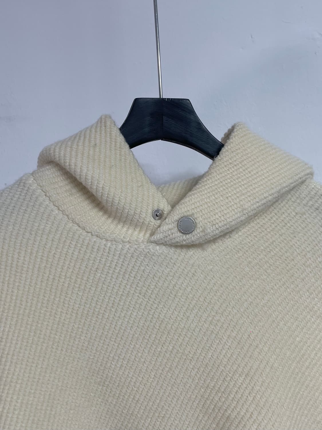 솔리드옴므 크림아이보리 후디 니트 스웨터 (on.171) 상품이미지2