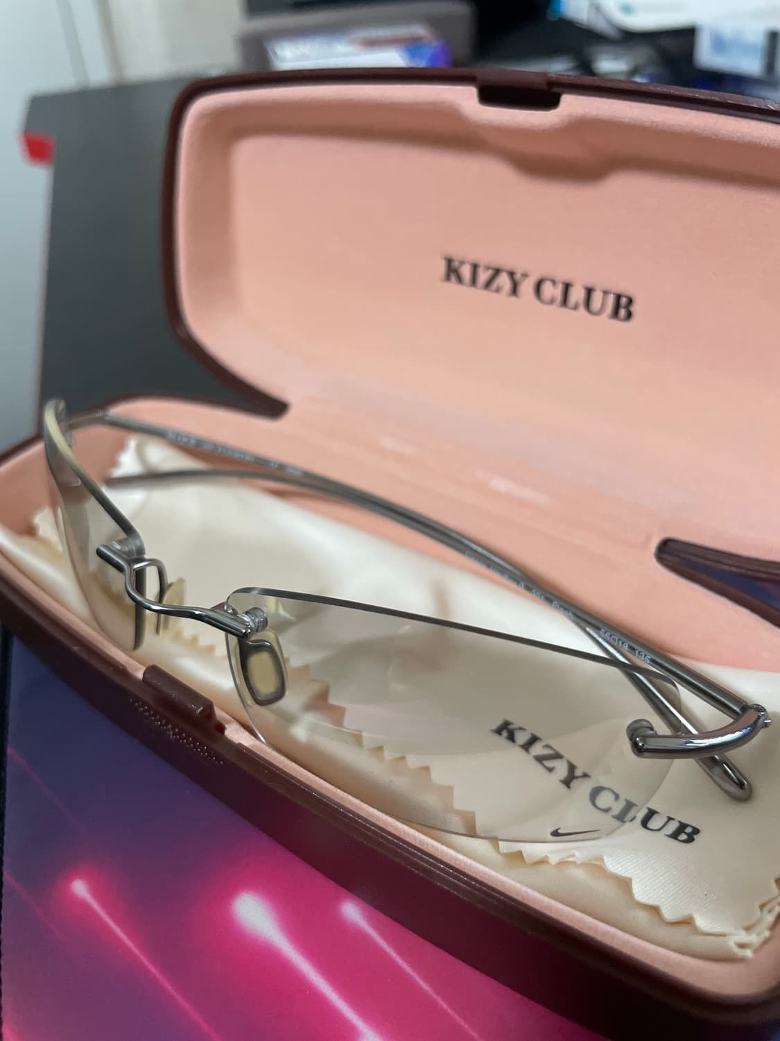 Nike flexon glasses 나이키 빈티지 림리스/무테 팝니다. 상품이미지1