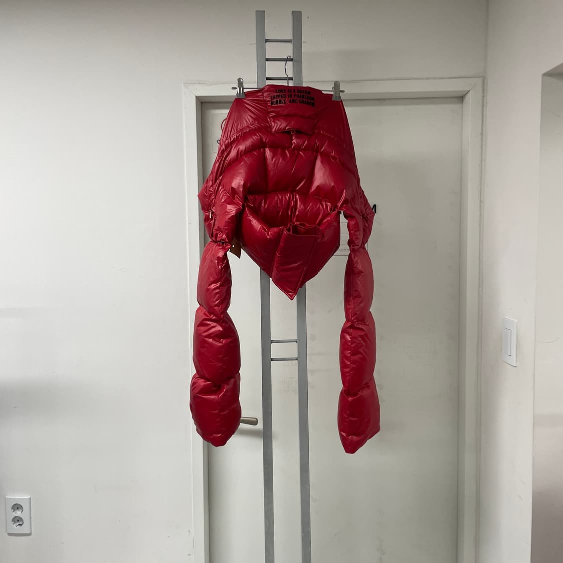 juun.j 후드 패딩 머플러 레드 상품이미지7