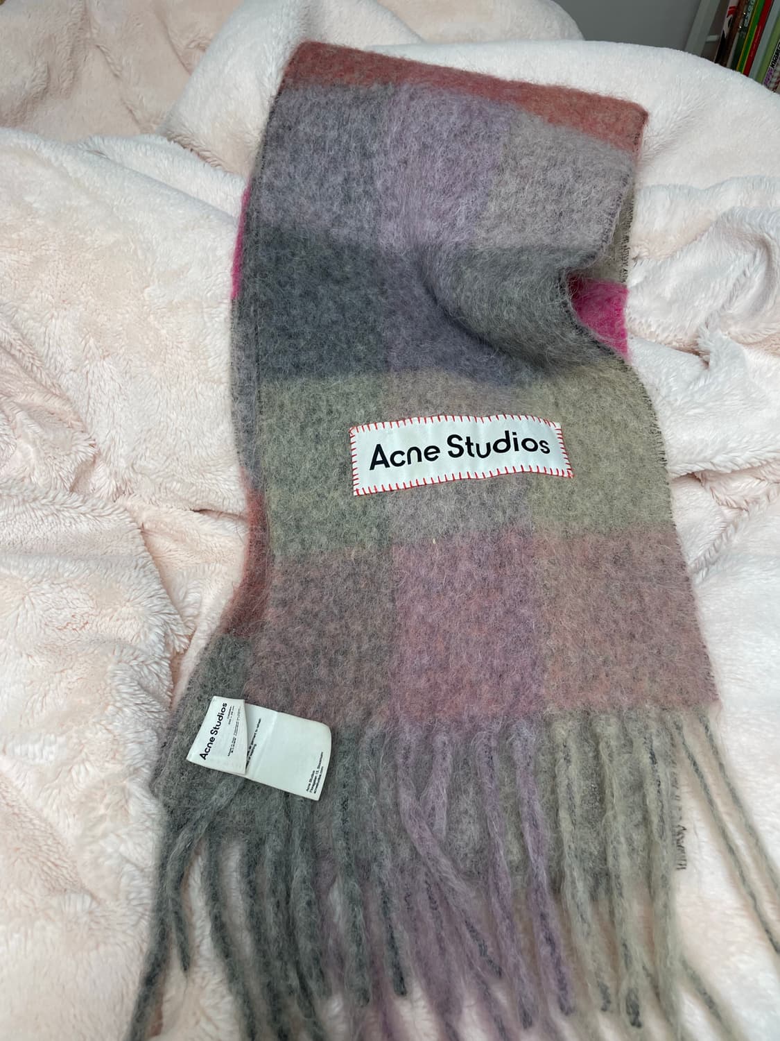 아크네 스튜디오 모헤어 머플러 상품이미지1