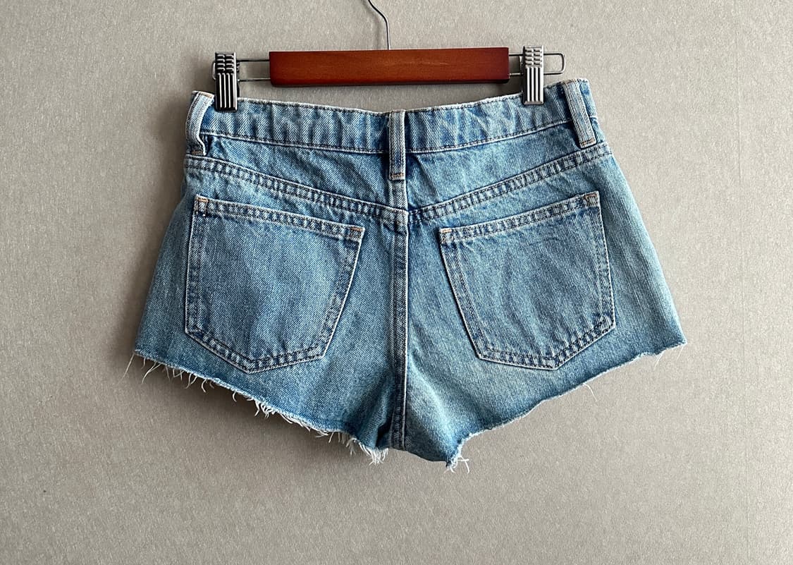 탑샵 로우라이즈 데님쇼츠  상품이미지3