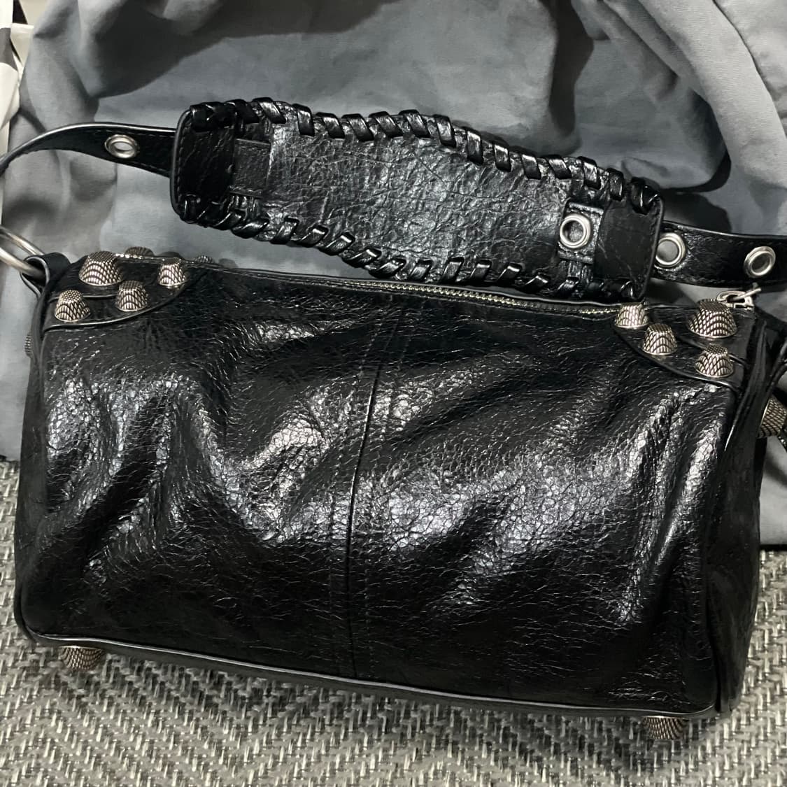 발렌시아가 르카골 실린더백 상품이미지3