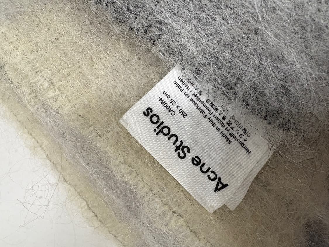 아크네 스튜디오 모헤어 머플러 상품이미지2