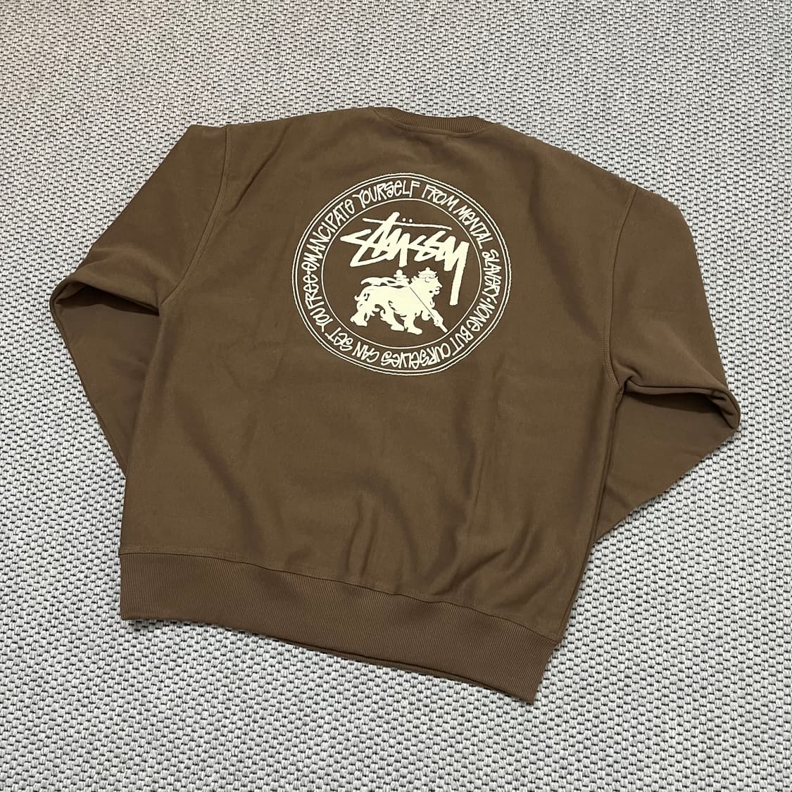 스투시 라스타 닷 크루넥 커피 상품이미지1