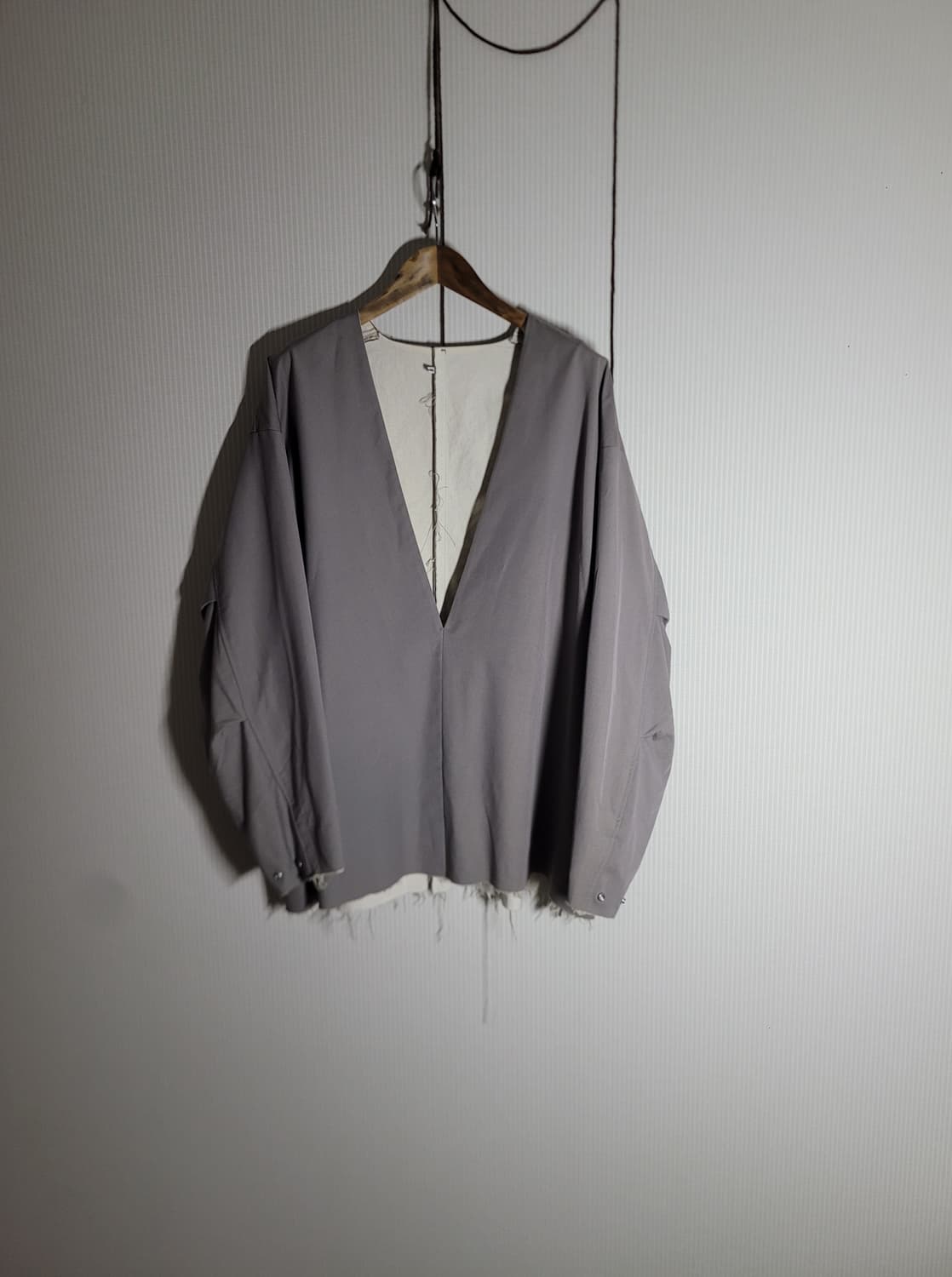 이슈띵스 카라리스 풀오버 상품이미지1