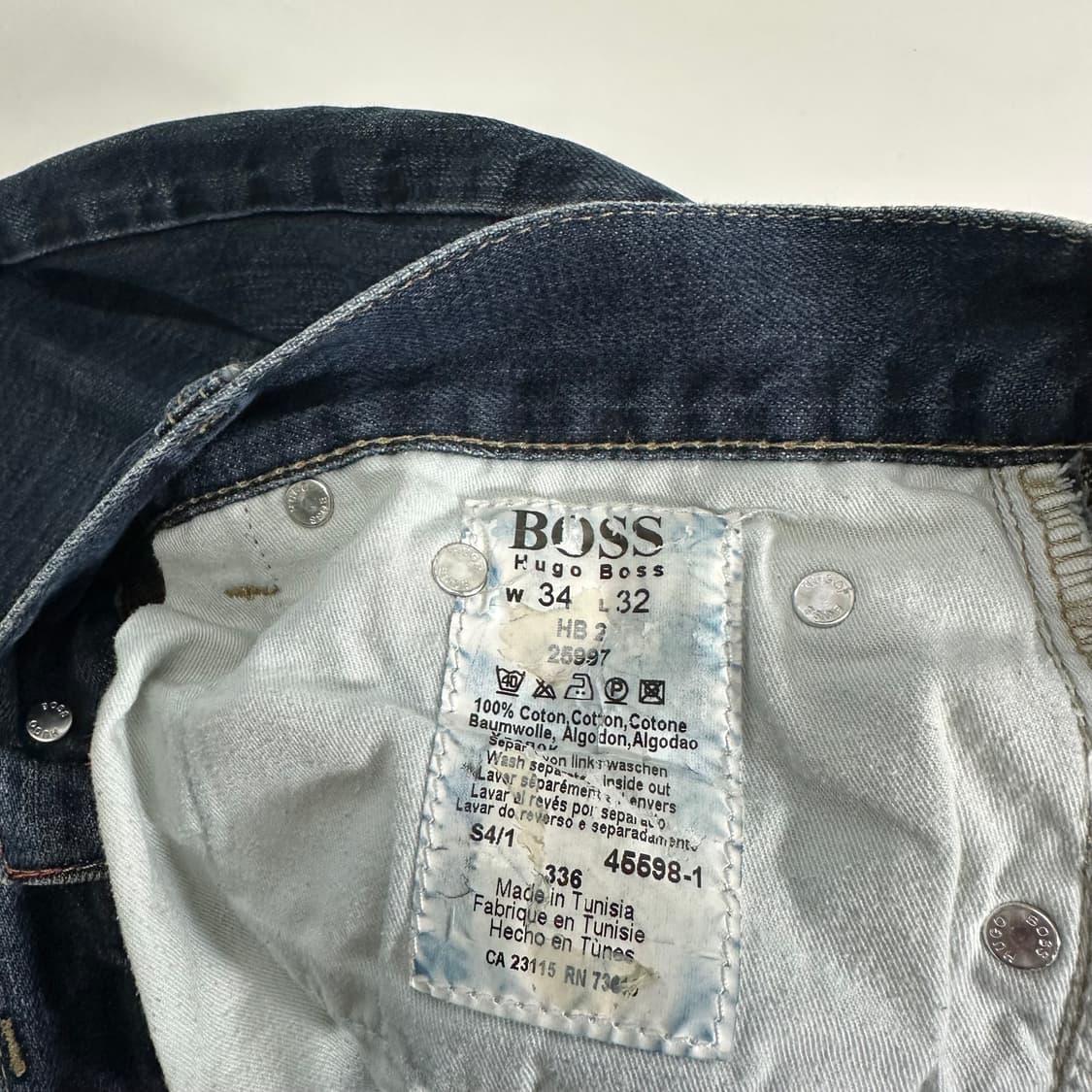 34 휴고보스 진청 레귤러핏 워싱 데님팬츠 상품이미지6