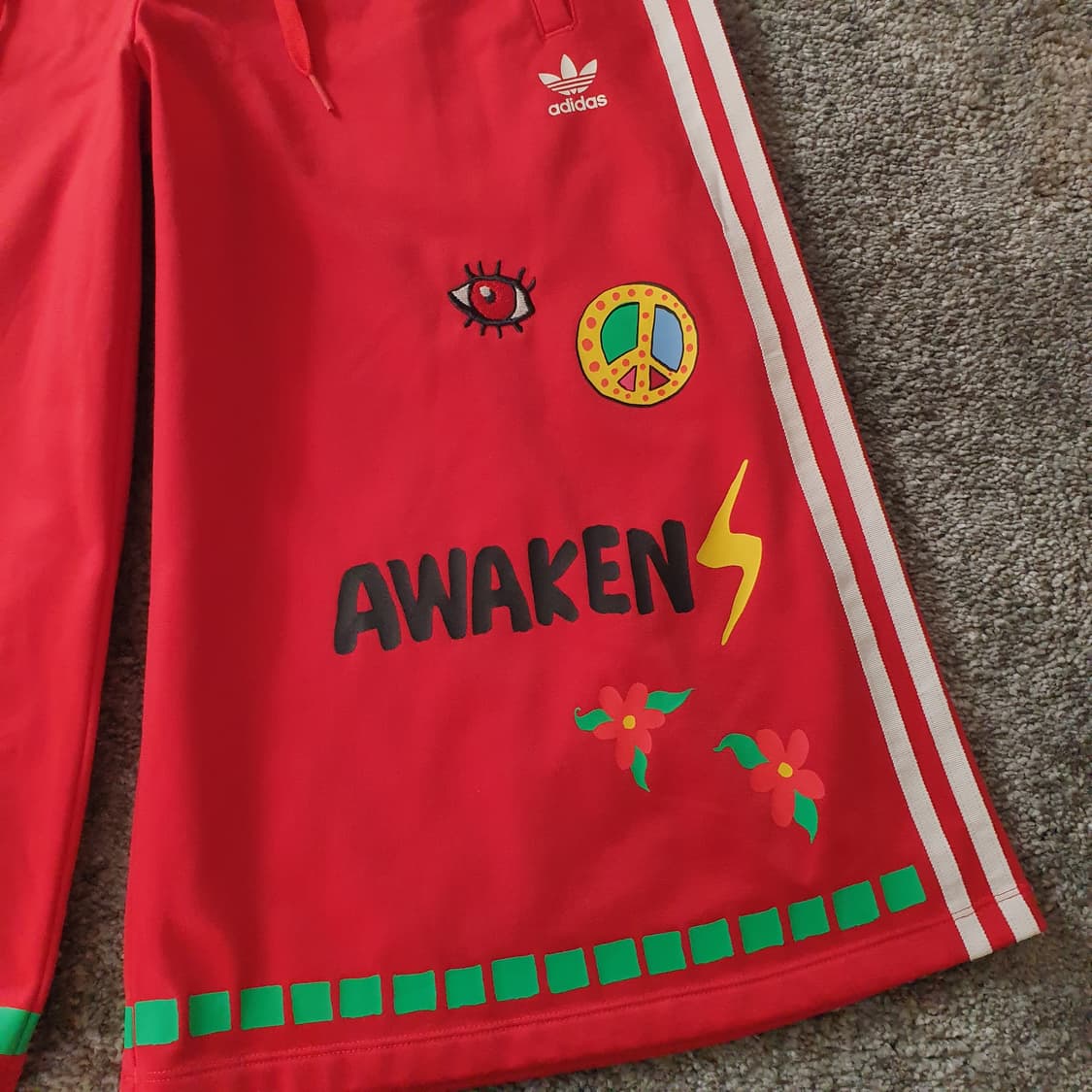 [무료배송] Adidas 퍼렐 윌리엄스 그래픽 반바지 상품이미지8