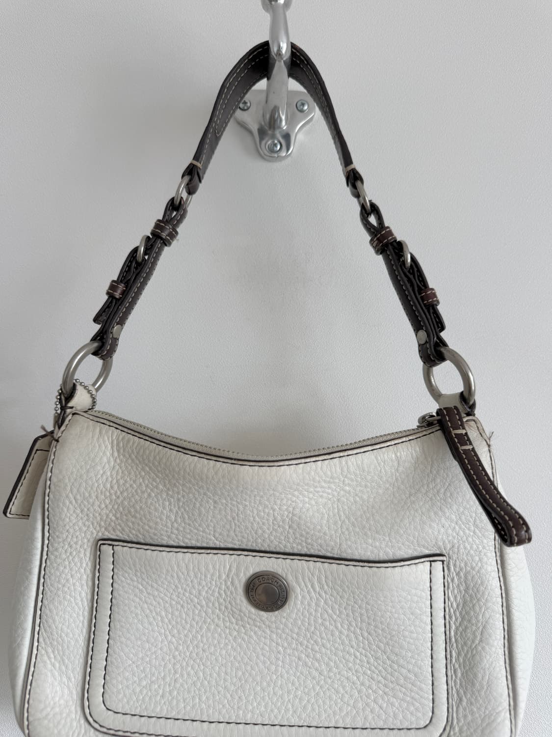 코치(COACH) 레더 숄더백 상품이미지2