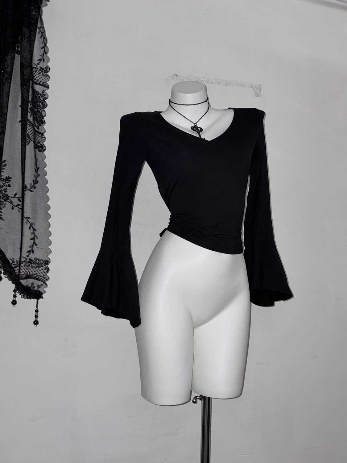 블랙 크롭 리본 탑 시크룩 연말룩 추천 고스 고스펑크 상품이미지1