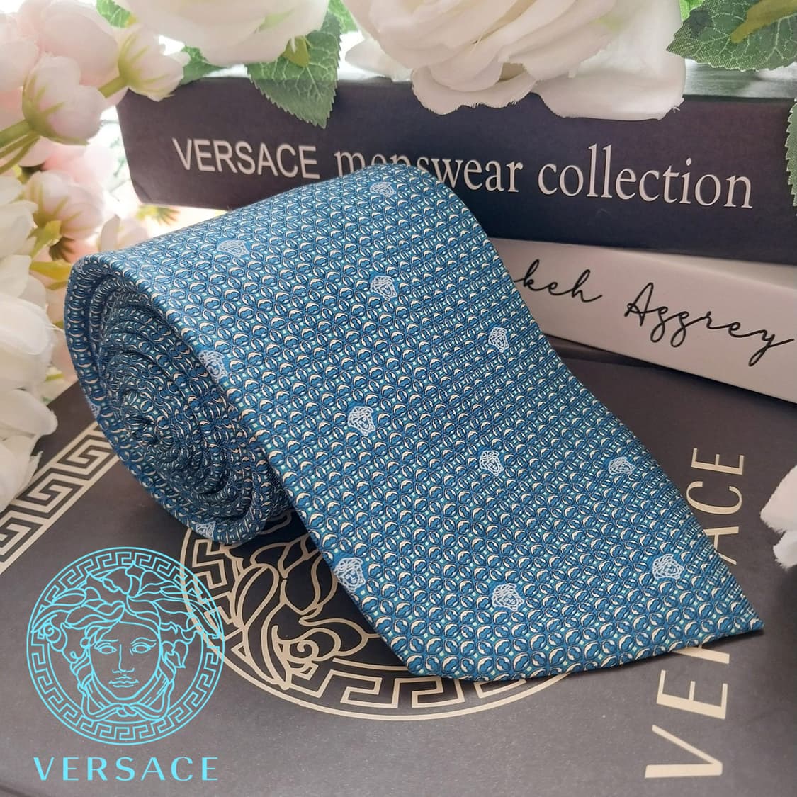 베르사체 실크 블루 메두사 패턴 넥타이 9.4cm A+등급 K1311
 상품이미지1
