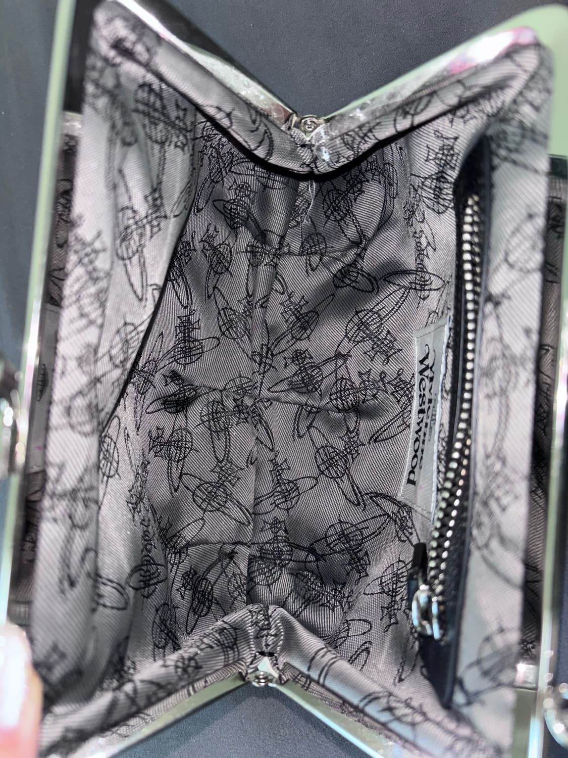 비비안웨스트우드 프레임 펄스백 복조리백 화이트 상품이미지6