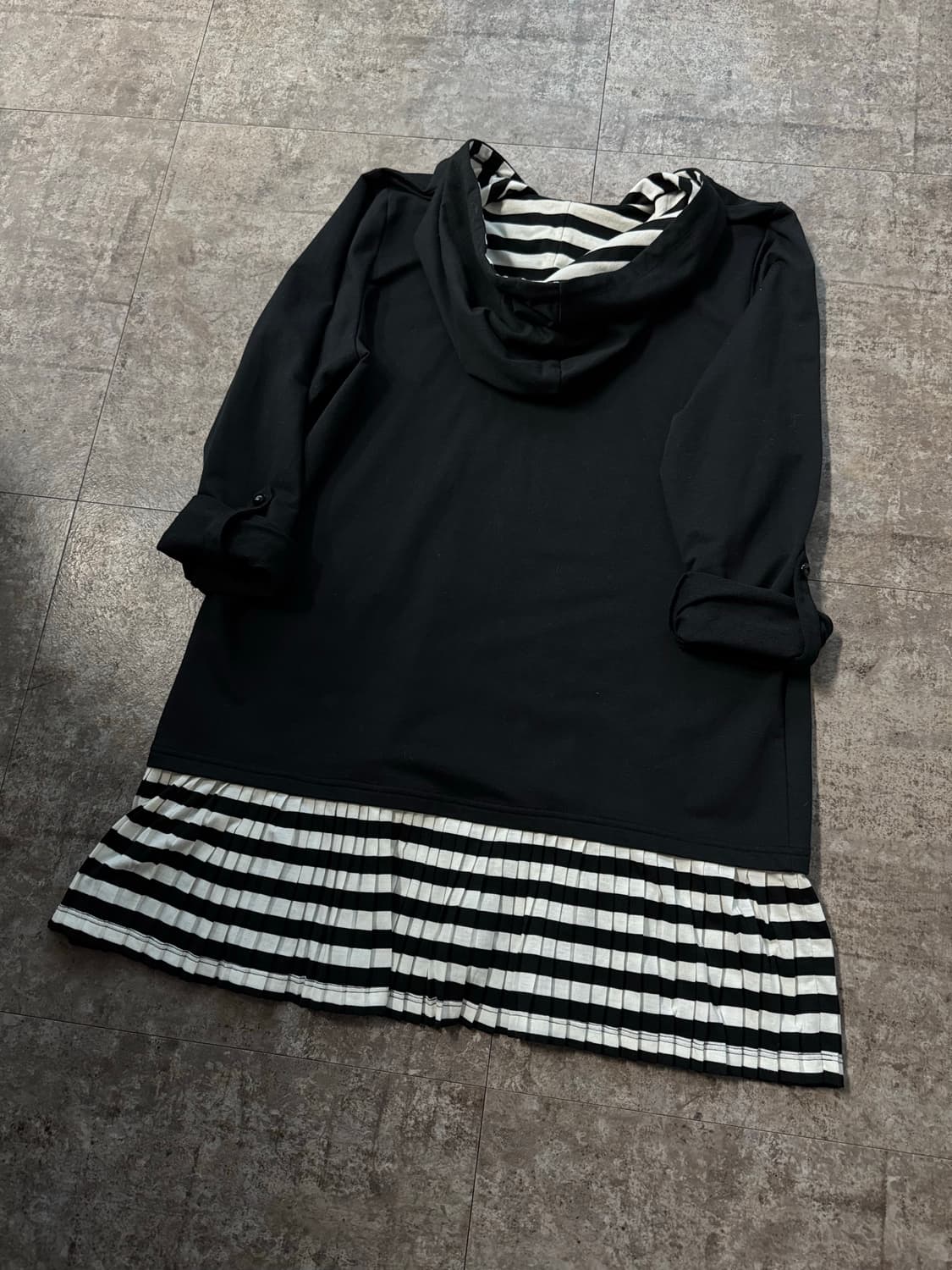 스트라이프 패턴 플리츠 디테일 롱 후디드 집업 상품이미지6