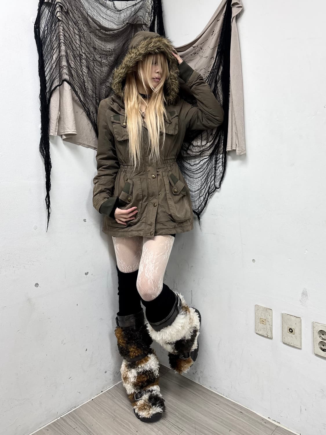 [BCBG]Y2K Grunge Fur Multi Pocket Jacket 상품이미지2