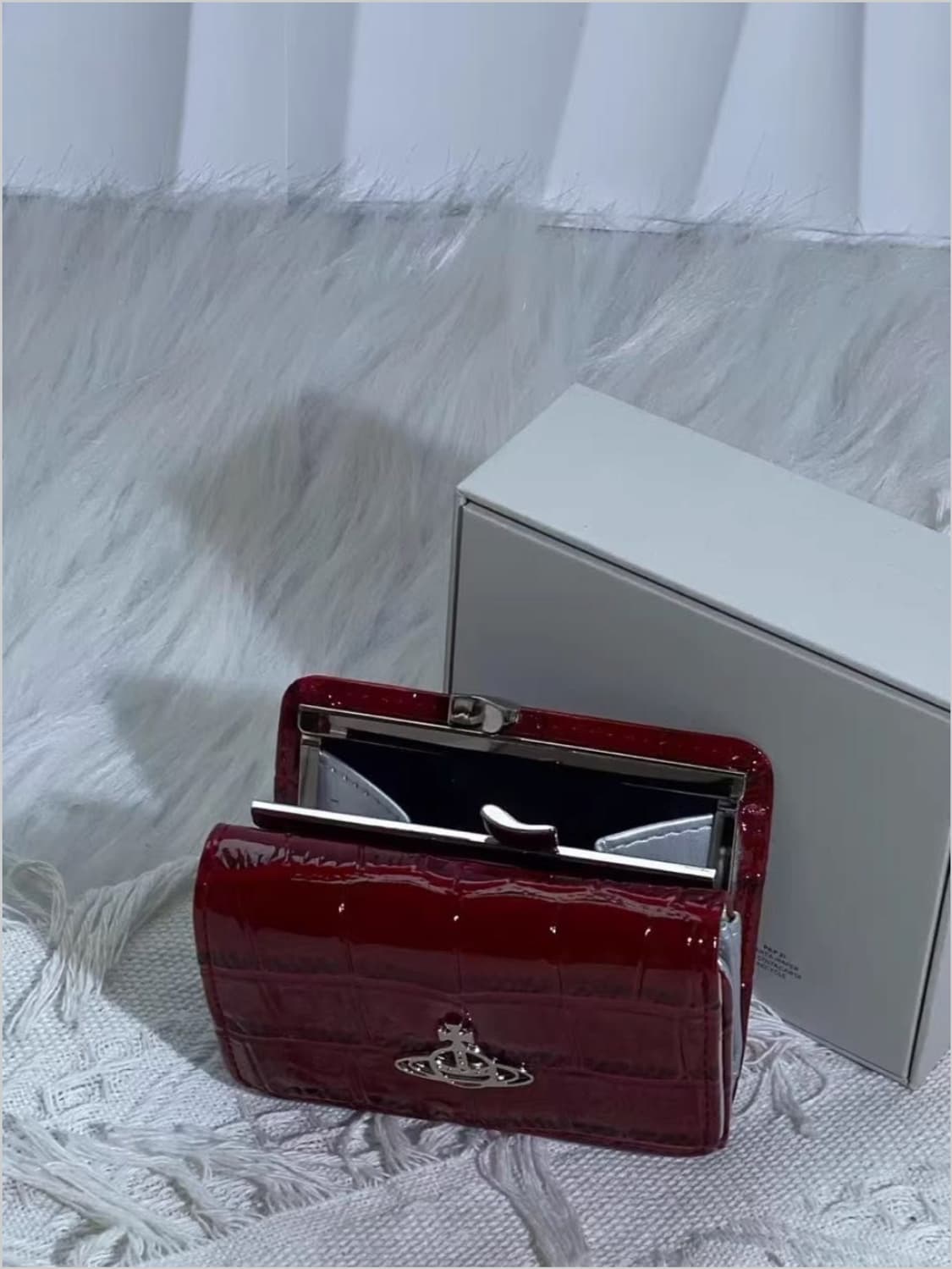 비비안웨스트우드 아카이브 애나멜 레드 레더 은장 하프월렛 반지갑 상품이미지2