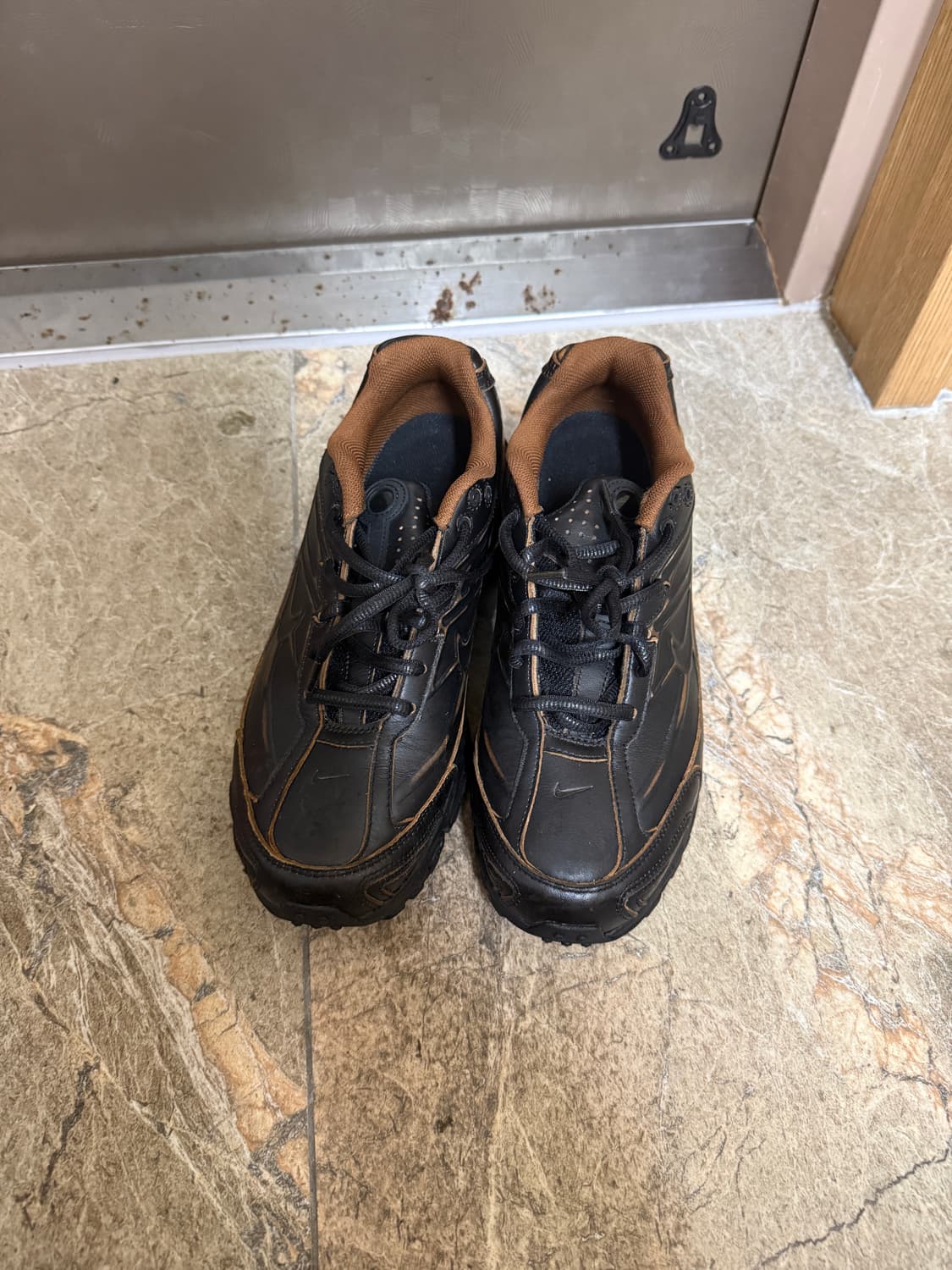 나이키 샥스 라이드 2 프리미엄 블랙 앤 라이트 브리티시 탄 265mm 상품이미지2