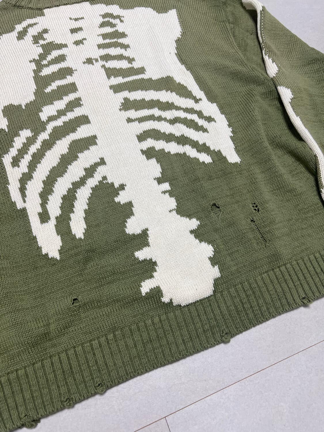 캐피탈 본 니트 카키 사이즈3 상품이미지3