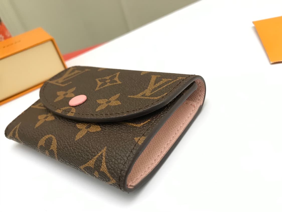 루이비통 로잘리 코인 퍼스 모노그램 로즈 상품이미지3