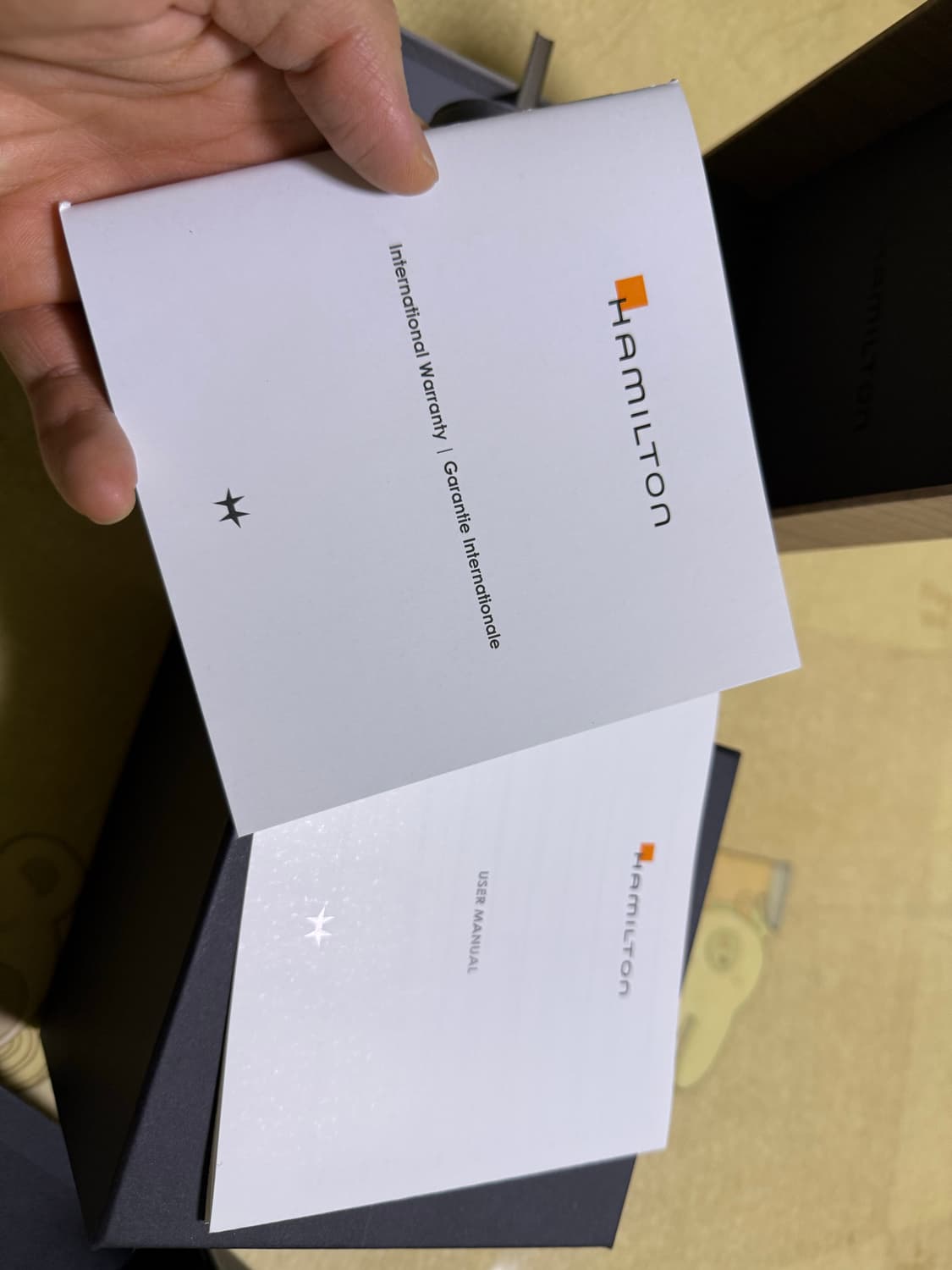 안녕하세요 해밀턴 카키 엑스윈드 GMT 크로노 쿼츠 46mm 블랙 메탈  상품이미지10