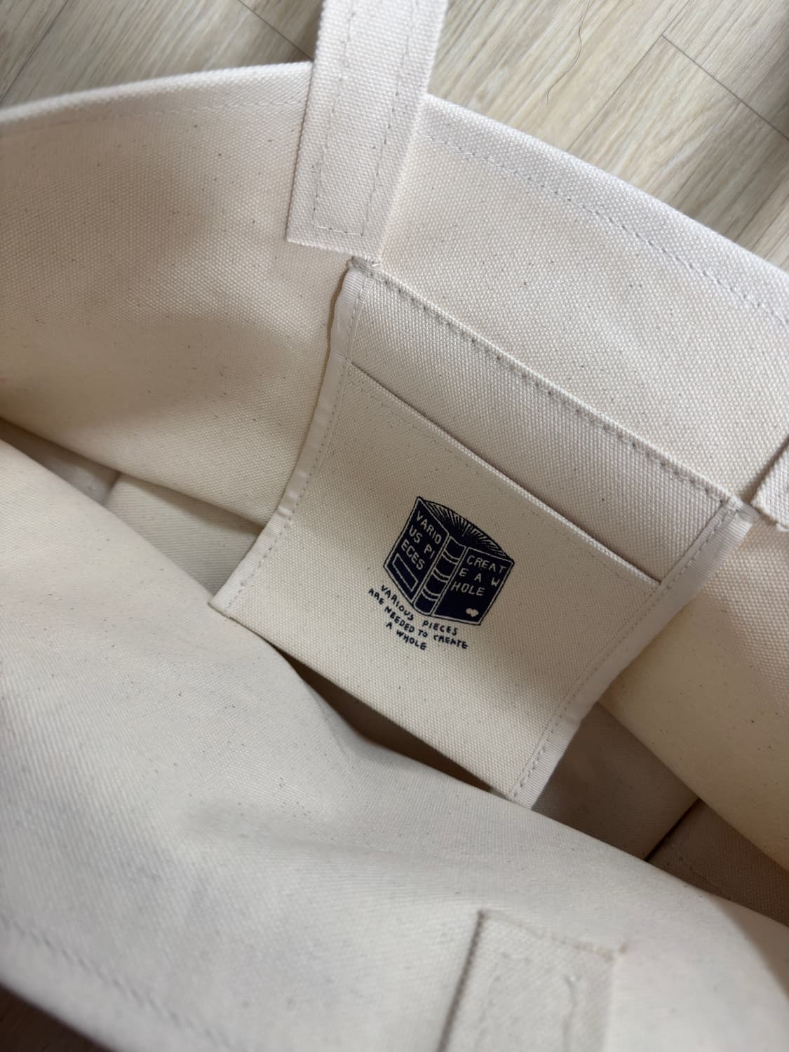 컬렉트 피시스 토트백 상품이미지3